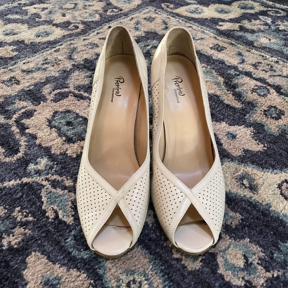 Heels 7.5M cream leather “Preview”